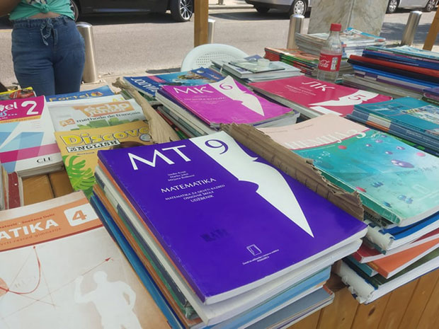 ЦГ: Половни уџбеници вишеструка уштеда
